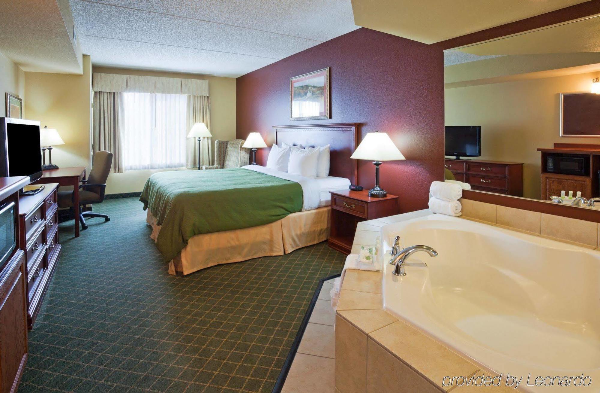 Comfort Inn & Suites St Paul Northeast Vadnais Heights Ngoại thất bức ảnh